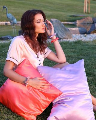 Polštáře ze 100% motýlího vlákna (luxusní hedvábí Mulberry) od DRIM. 🦋 #hedvabi #hedvabnegumicky #hedvabnesaty #drim #silk...